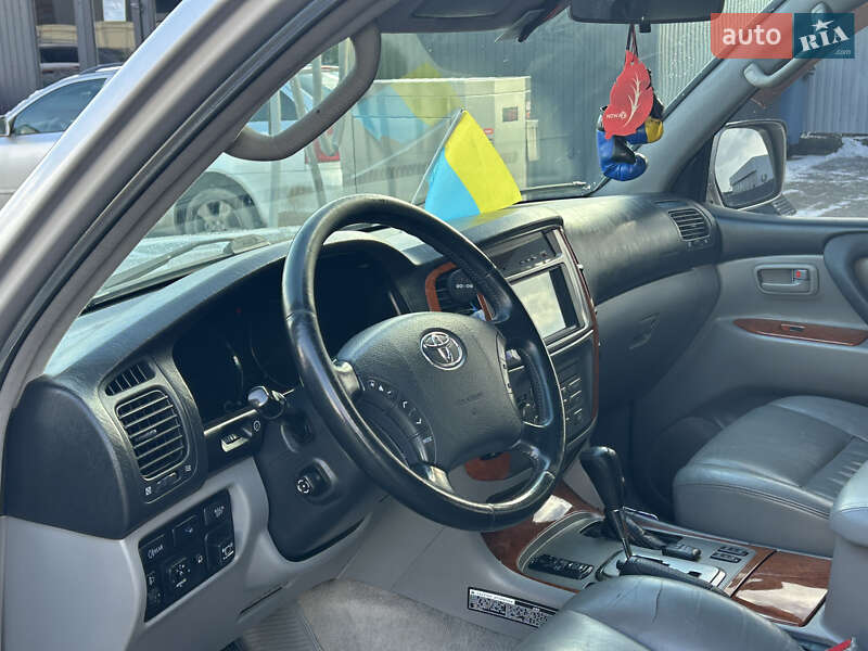 Внедорожник / Кроссовер Toyota Land Cruiser 2003 в Мукачево