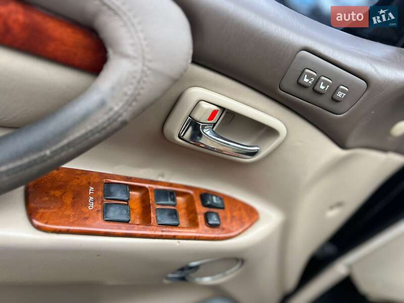 Внедорожник / Кроссовер Toyota Land Cruiser 2002 в Ужгороде