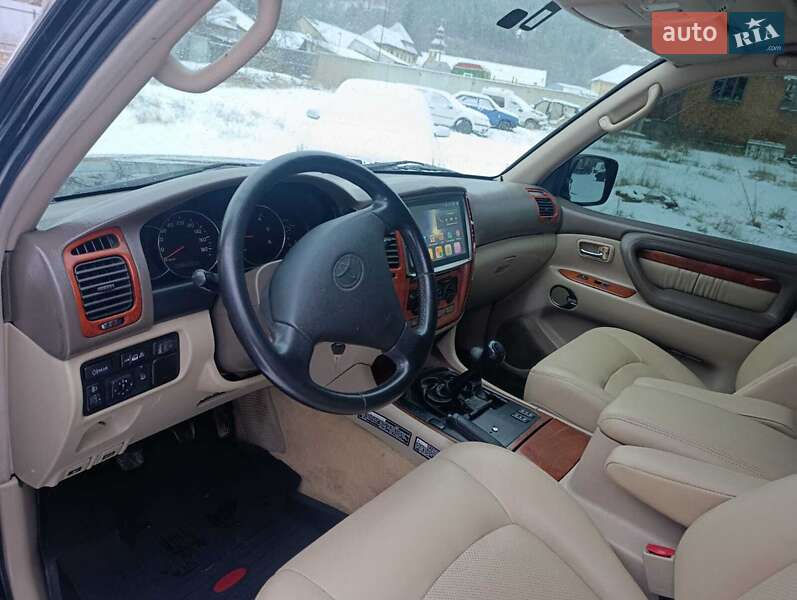 Внедорожник / Кроссовер Toyota Land Cruiser 2002 в Ужгороде