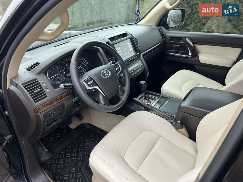 Внедорожник / Кроссовер Toyota Land Cruiser 2007 в Черновцах