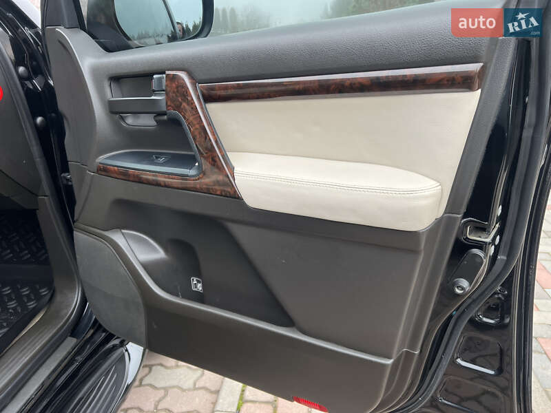 Внедорожник / Кроссовер Toyota Land Cruiser 2007 в Черновцах