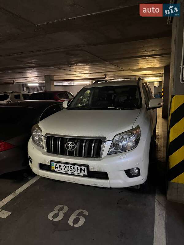 Toyota Land Cruiser 2011