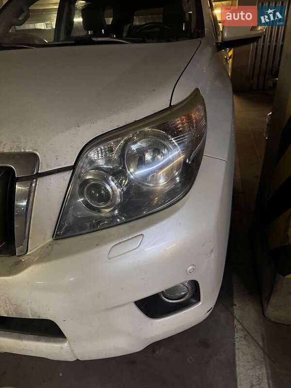 Внедорожник / Кроссовер Toyota Land Cruiser 2011 в Киеве