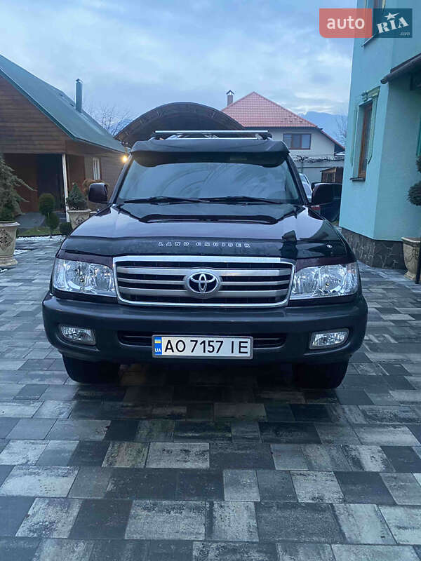 Toyota Land Cruiser 2004