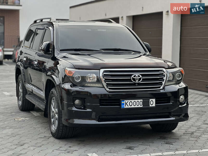 Toyota Land Cruiser 2012