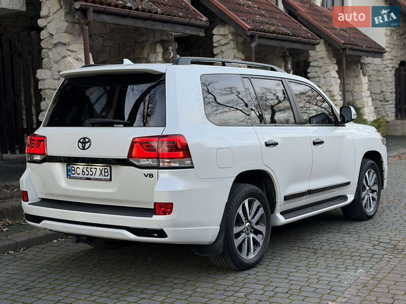 Внедорожник / Кроссовер Toyota Land Cruiser 2016 в Львове фото 27 Внедорожник / Кроссовер Toyota Land Cruiser 2016 в Львове