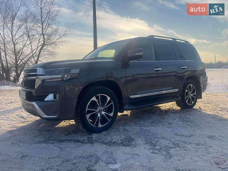 Внедорожник / Кроссовер Toyota Land Cruiser 2017 в Киеве