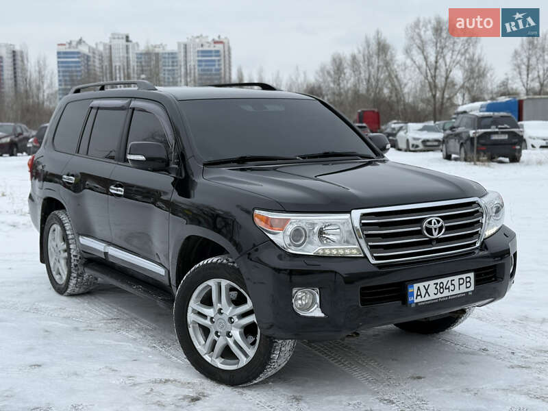 Toyota Land Cruiser 2012