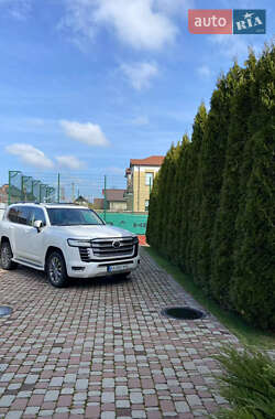 Внедорожник / Кроссовер Toyota Land Cruiser 2021 в Киеве