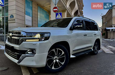 Внедорожник / Кроссовер Toyota Land Cruiser 2020 в Киеве