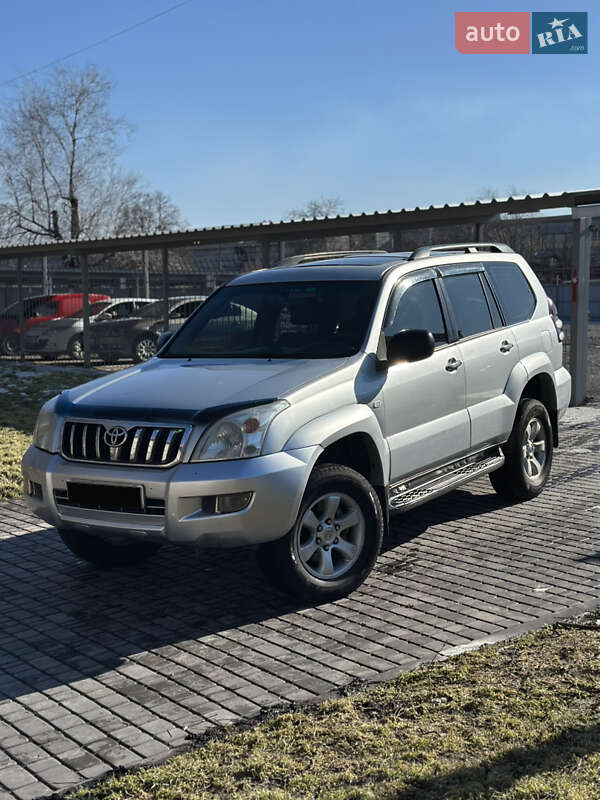 Toyota Land Cruiser 2004