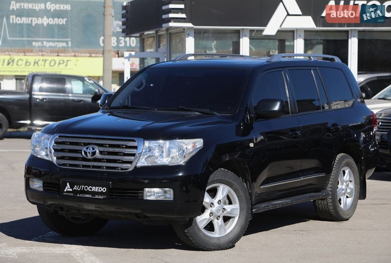 Toyota Land Cruiser 2011