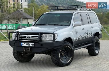 Внедорожник / Кроссовер Toyota Land Cruiser 2006 в Сваляве