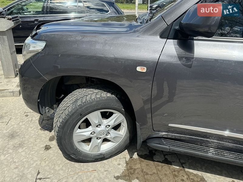Внедорожник / Кроссовер Toyota Land Cruiser 2011 в Львове