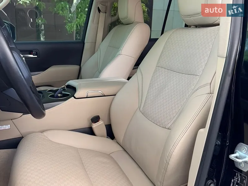 Toyota Land Cruiser 2021 VIN JTMAAABJ504007340 фото оголошення 25 з 87