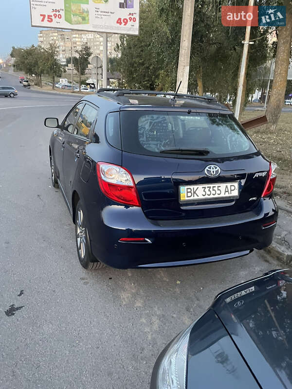 Хэтчбек Toyota Matrix 2013 в Ровно