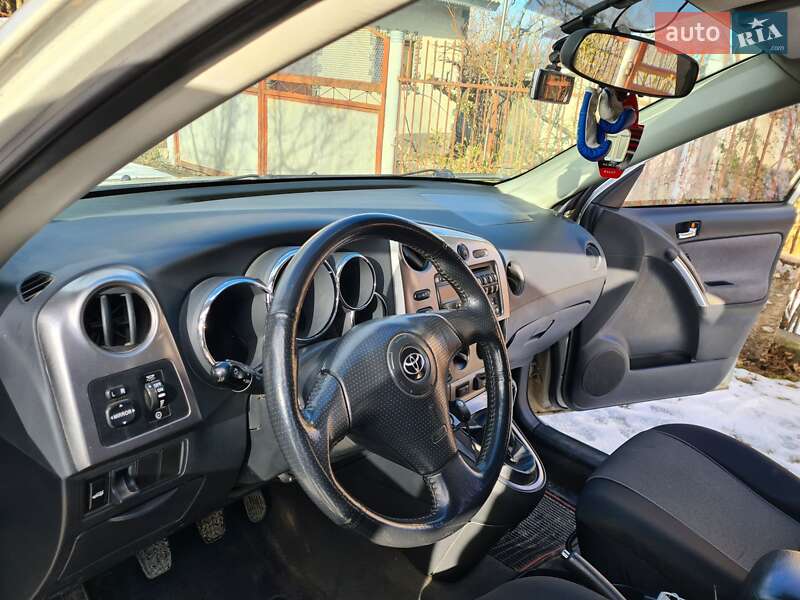 Хетчбек Toyota Matrix 2004 в Чернівцях