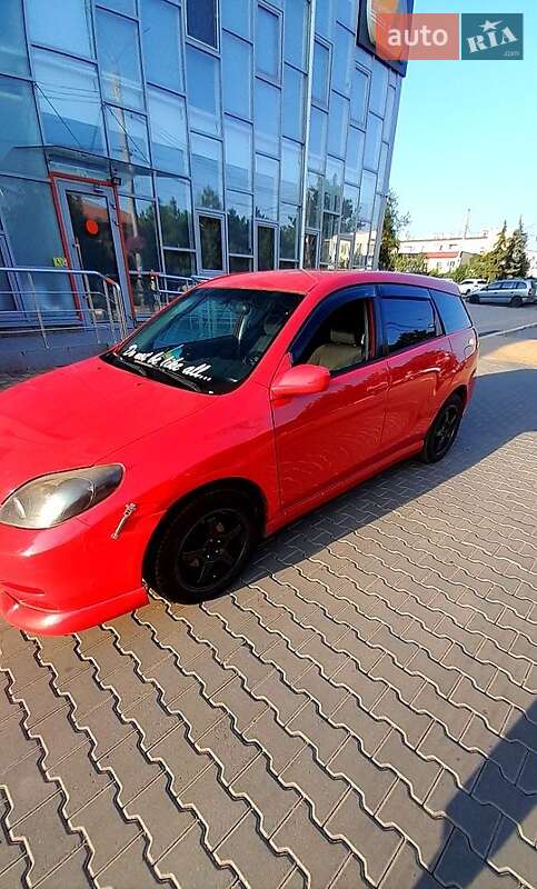 Хэтчбек Toyota Matrix 2004 в 