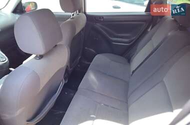 Хэтчбек Toyota Matrix 2003 в 