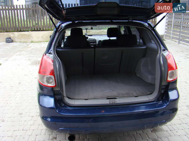 Хетчбек Toyota Matrix 2004 в Чорткові