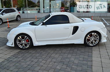 Кабриолет Toyota MR2 2000 в 