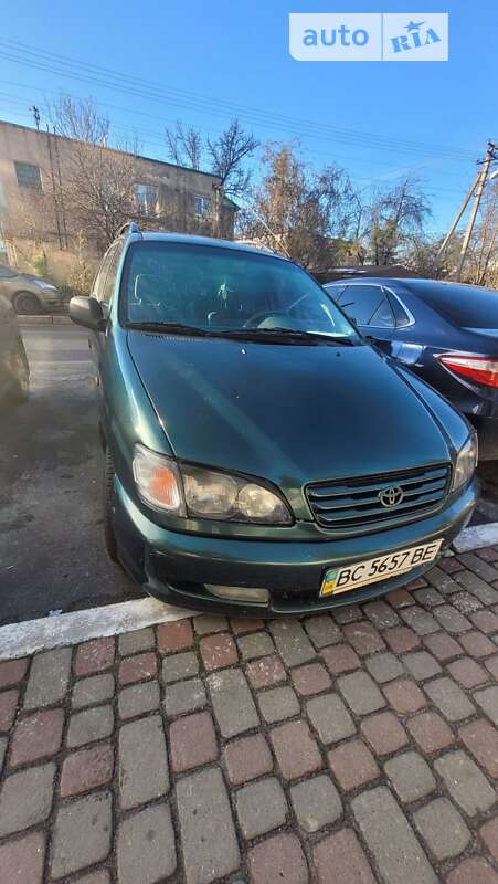 Минивэн Toyota Picnic 2000 в Львове