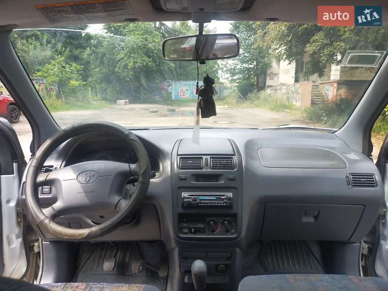 Мінівен Toyota Picnic 1998 в Львові