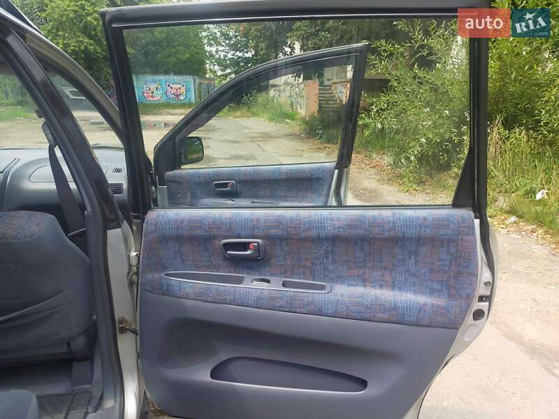 Мінівен Toyota Picnic 1998 в Львові