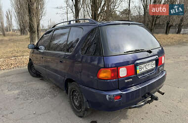 Мінівен Toyota Picnic 1999 в 
