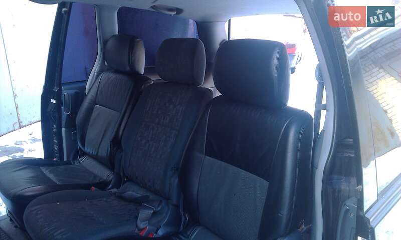 Мінівен Toyota Previa 2002 в Косові