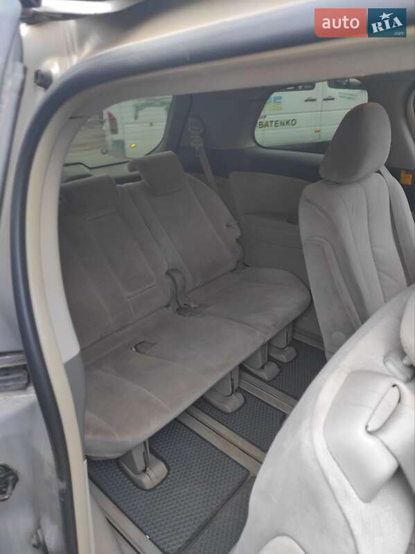 Минивэн Toyota Previa 2008 в Киеве