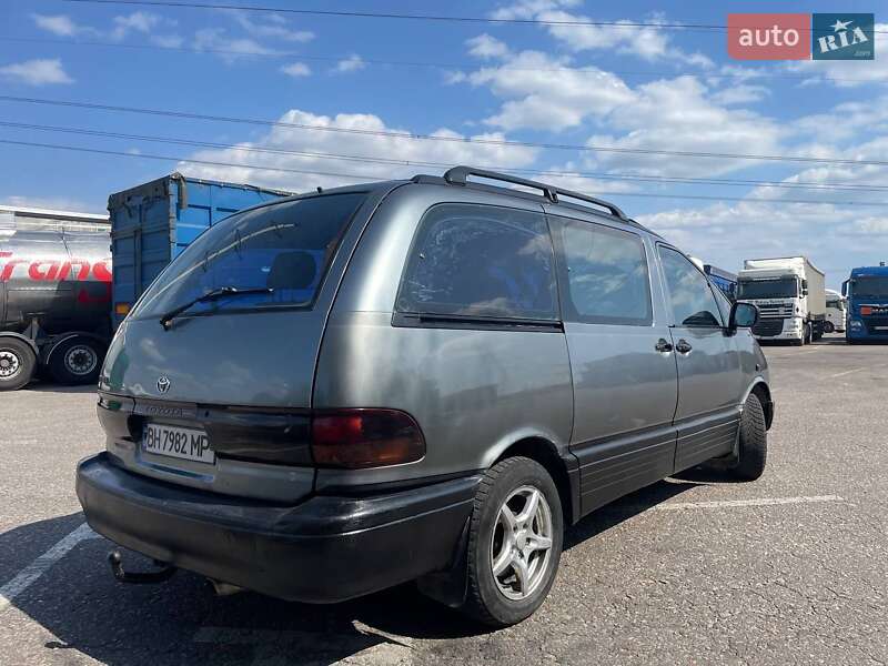 Минивэн Toyota Previa 1993 в Одессе