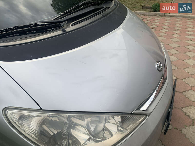 Минивэн Toyota Previa 2004 в Умани