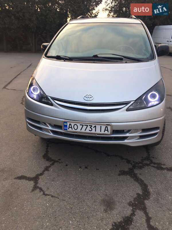 Минивэн Toyota Previa 2001 в Ужгороде