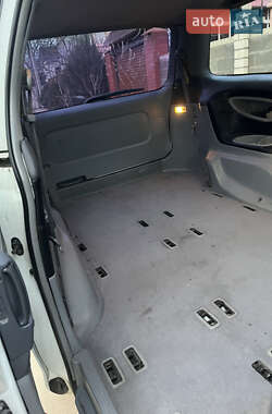 Минивэн Toyota Previa 2000 в 