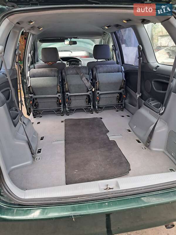 Мінівен Toyota Previa 2002 в Києві