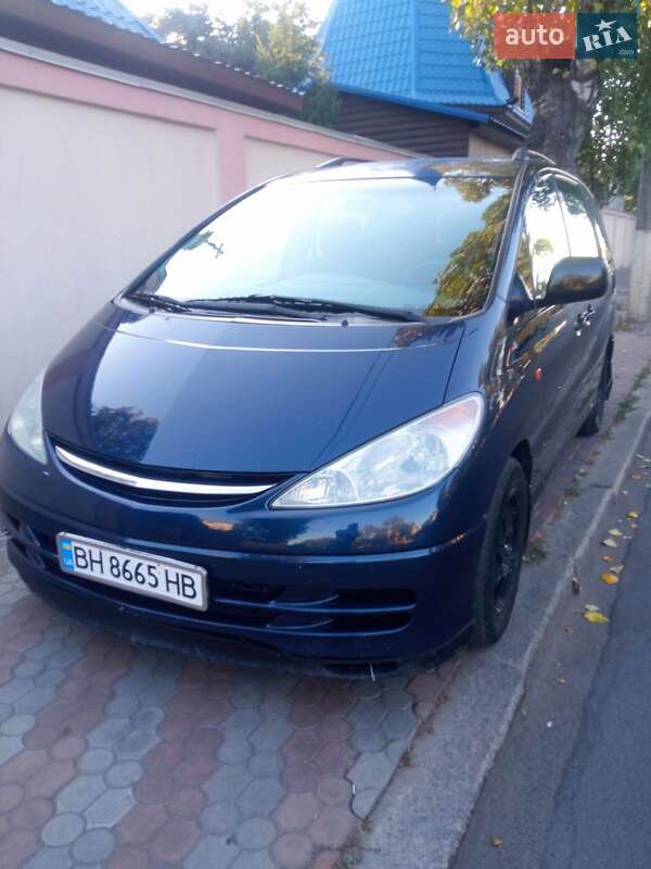 Минивэн Toyota Previa 2003 в 