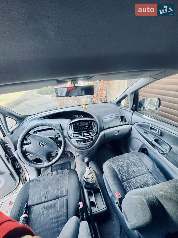Мінівен Toyota Previa 2002 в Одесі