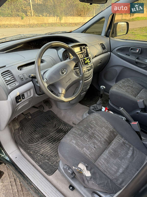 Минивэн Toyota Previa 2001 в Одессе