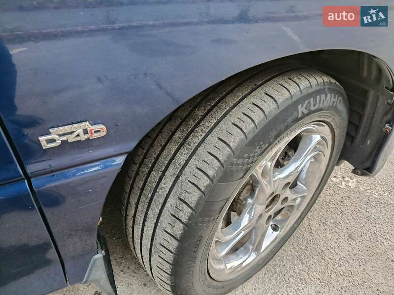 Минивэн Toyota Previa 2001 в Виннице