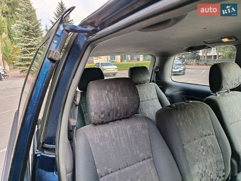 Минивэн Toyota Previa 2001 в Виннице