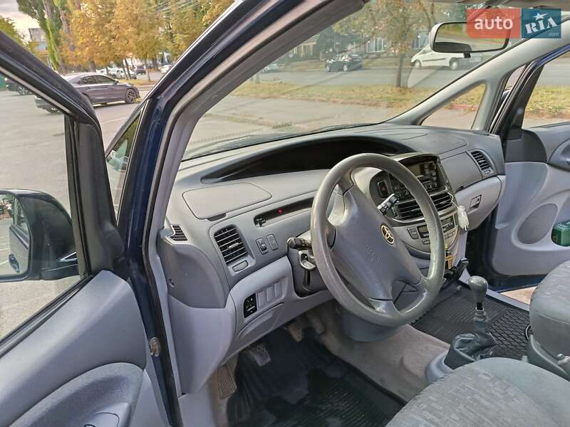 Минивэн Toyota Previa 2001 в Виннице