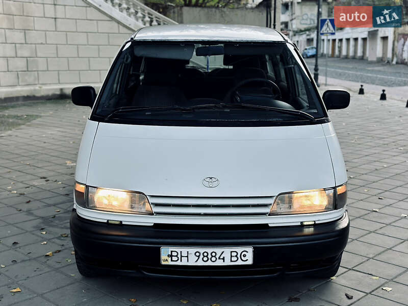 Минивэн Toyota Previa 1993 в Одессе
