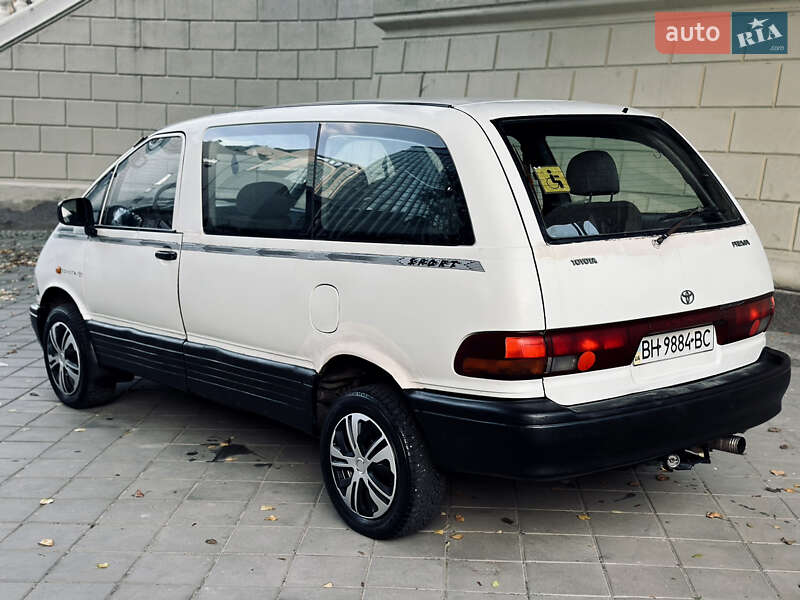 Минивэн Toyota Previa 1993 в Одессе