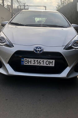 Хэтчбек Toyota Prius C 2016 в Одессе