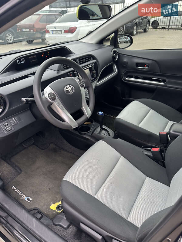 Хэтчбек Toyota Prius C 2015 в Одессе