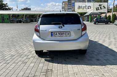 Хэтчбек Toyota Prius C 2015 в Кропивницком