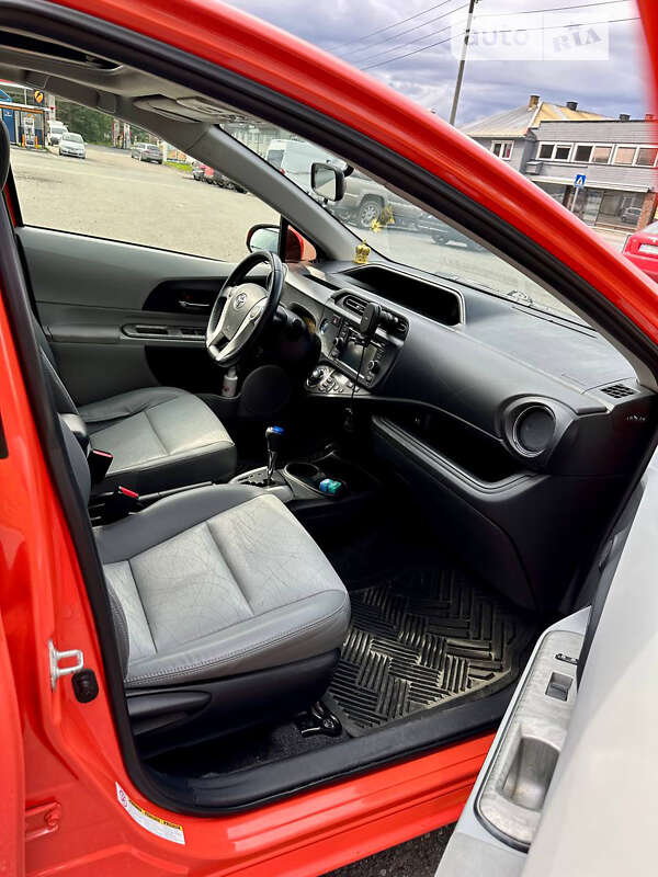 Хетчбек Toyota Prius C 2013 в Одесі фото 5 Хетчбек Toyota Prius C 2013 в Одесі