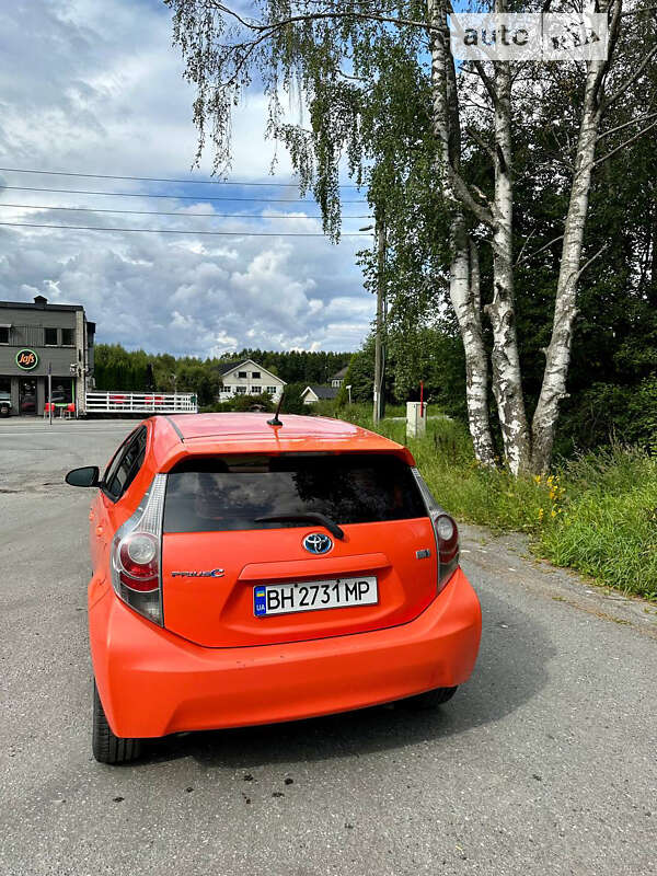 Хетчбек Toyota Prius C 2013 в Одесі фото 10 Хетчбек Toyota Prius C 2013 в Одесі