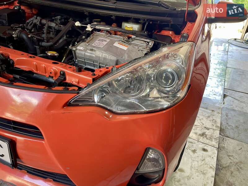 Хетчбек Toyota Prius C 2014 в Одесі